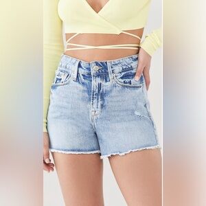 NWT Good American Cut Off Denim Shorts Size 6 Blue Wash Raw Hem Distressed